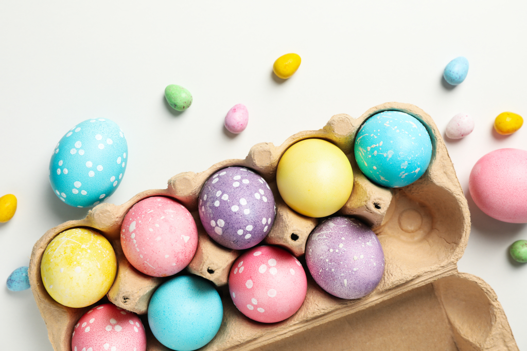 как покрасить яйца на Пасху натуральными красителями